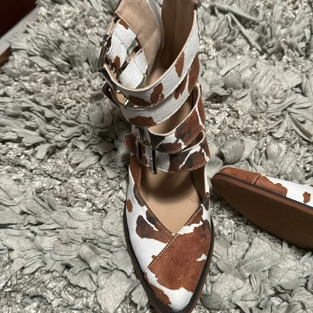 Cowhide Booties - Picture 4 of 8